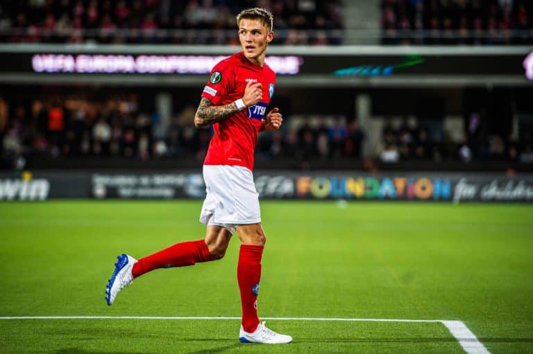 Qui&eacute;n es y c&oacute;mo juega Oliver Sonne, el nacido en Dinamarca que defender&aacute; a Per&uacute; contra Chile y Argentina en las Eliminatorias