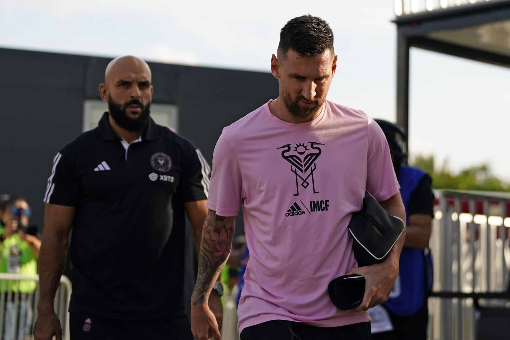 Yassine Cheuko y Lionel Messi 2023 | Cortes&iacute;a: Icon Sport