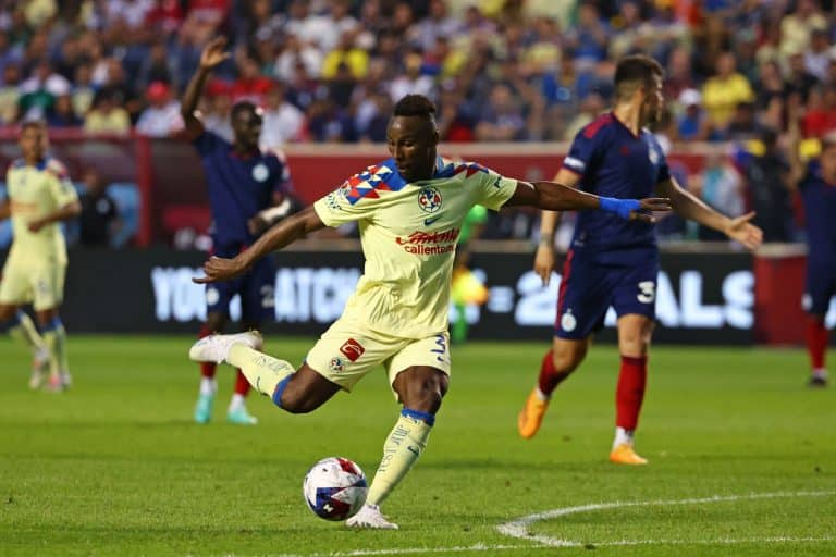 Juli&aacute;n Qui&ntilde;ones y los 15 naturalizados que jugaron con la Selecci&oacute;n Mexicana; &iquest;qui&eacute;n tuvo mejores n&uacute;meros?
