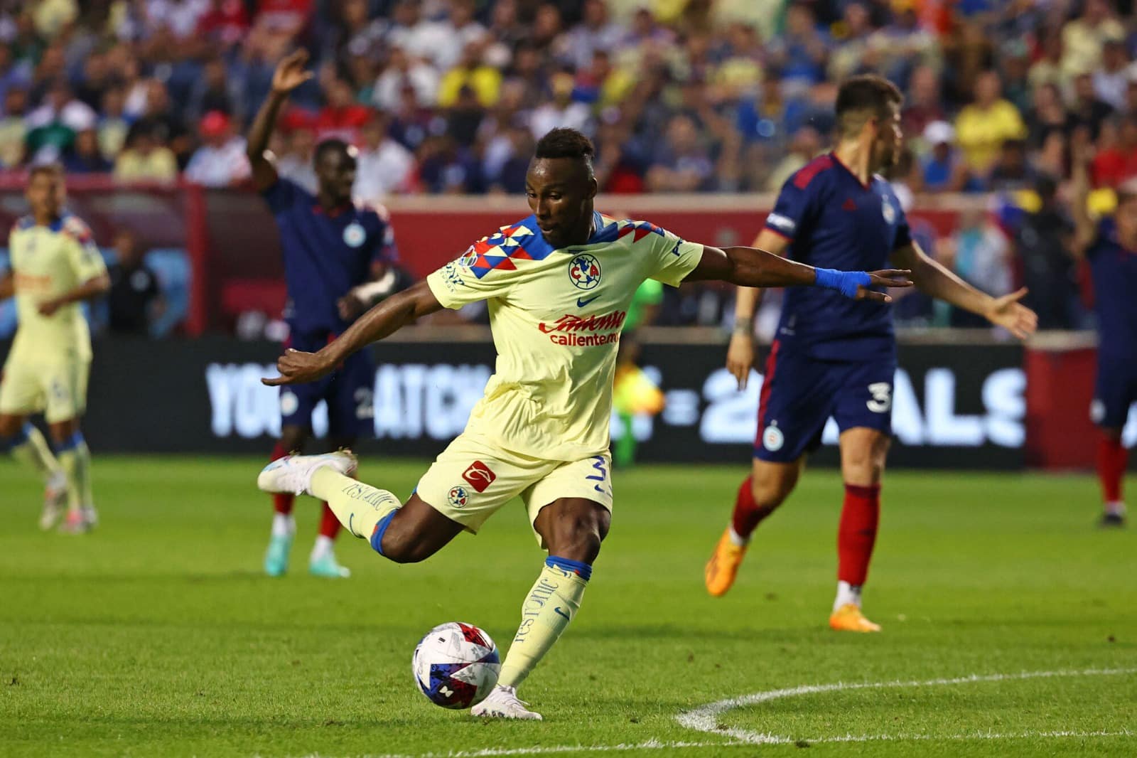 &iquest;Juli&aacute;n Qui&ntilde;ones se ir&aacute; del Am&eacute;rica? | Cortes&iacute;a: Icon Sport