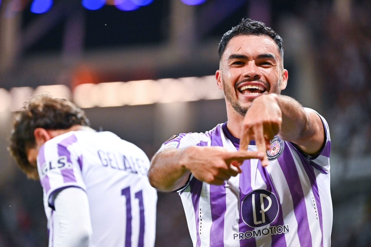 Gabriel Suazo celebrando un gol en Toulouse