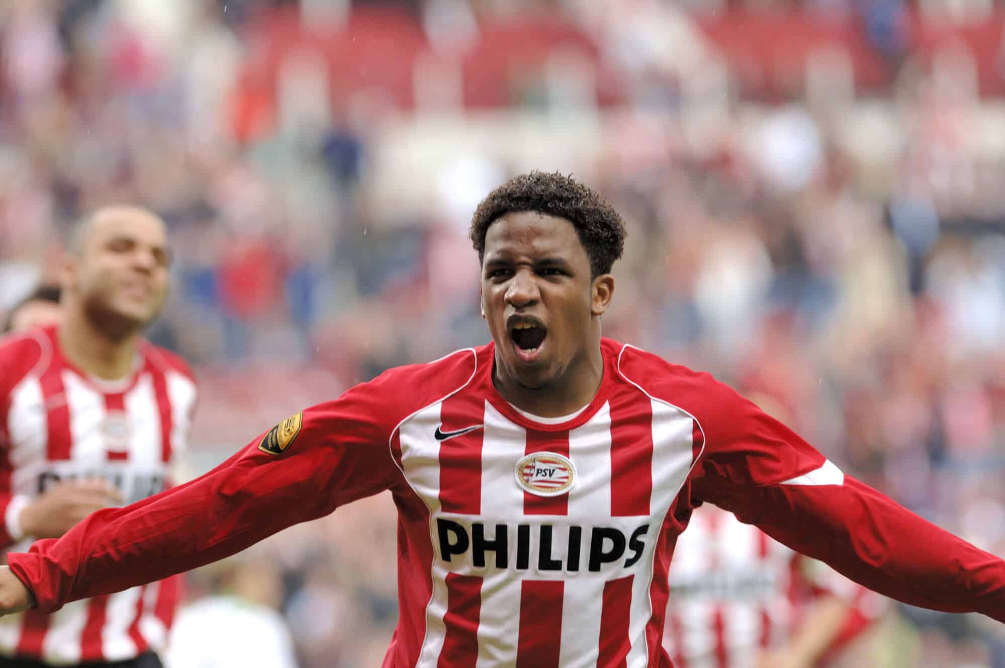 Las transferencias de futbolistas peruanos m&aacute;s caras de la historia | Icon Sport