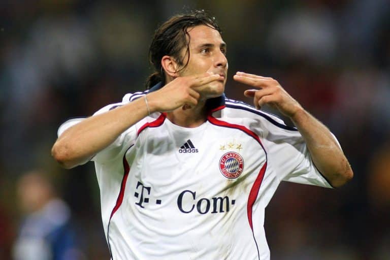 Las 10 transferencias de futbolistas peruanos m&aacute;s caras de la historia