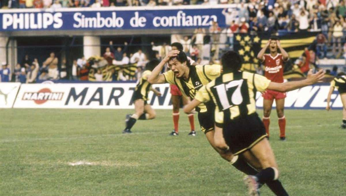 Diego Alonso le dio la &uacute;ltima Libertadores a Pe&ntilde;arol en 1987