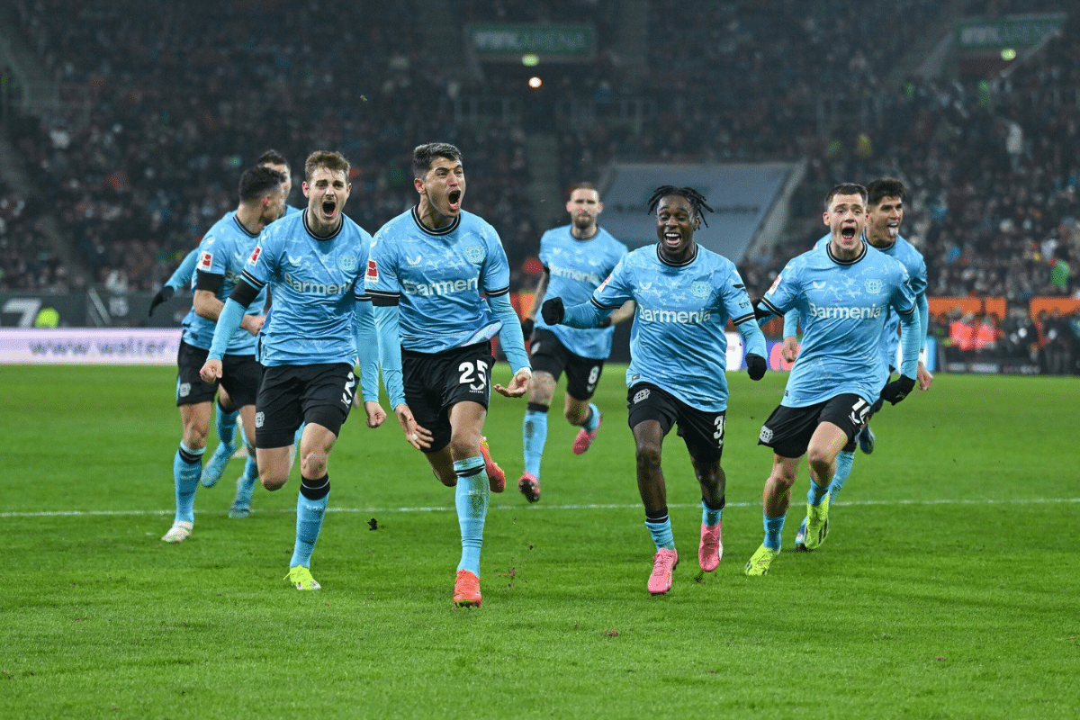 Exequiel Palacios celebrando un gol con el Bayer Leverkusen