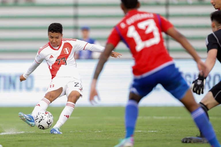 ¿Quién es Franchesco Flores, el joven volante que tiene a Perú en la cima del Grupo B del Torneo Preolímpico Sub-23?