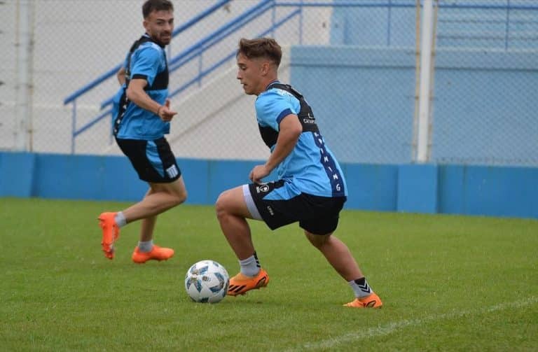 Iv&aacute;n Pomba, de cumplir su sue&ntilde;o de jugar en Racing de Nueva Italia, a ganarse un lugar en el ascenso italiano