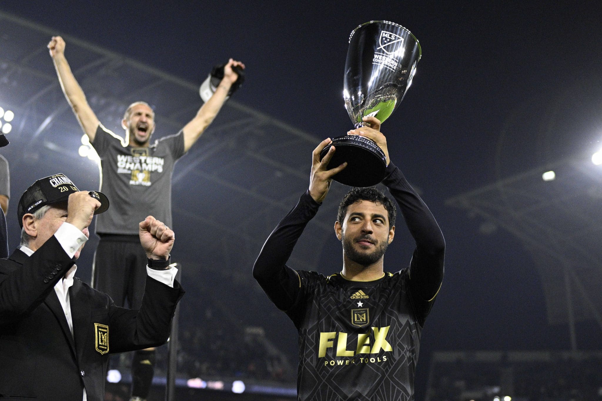 Las "Gangas" del mercado de fichajes: Carlos Vela, lidera el ranking de los agentes libres