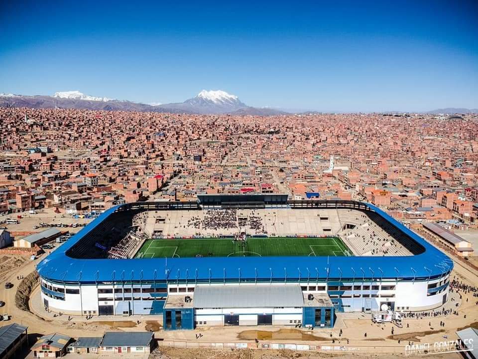 Estadio Municipal de El Alto: Las consecuencias de jugar al f&uacute;tbol a 4.000 metros sobre el nivel del mar