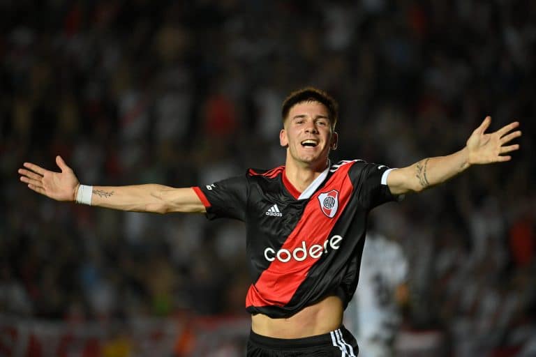 Franco Mastantuono, la joya de River que IGUAL&Oacute; al Kun Ag&uuml;ero y qued&oacute; en los registros junto a Diego Maradona