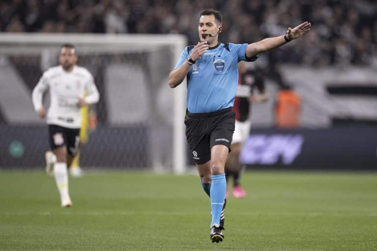 Qui&eacute;n es Gustavo Tejera, el &aacute;rbitro del Venezuela vs. Argentina por la Fecha 9 de las Eliminatorias 2026