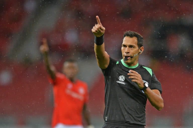 Qui&eacute;n es Facundo Tello, el &aacute;rbitro del Per&uacute; vs Uruguay por la Fecha 9 de las Eliminatorias 2026