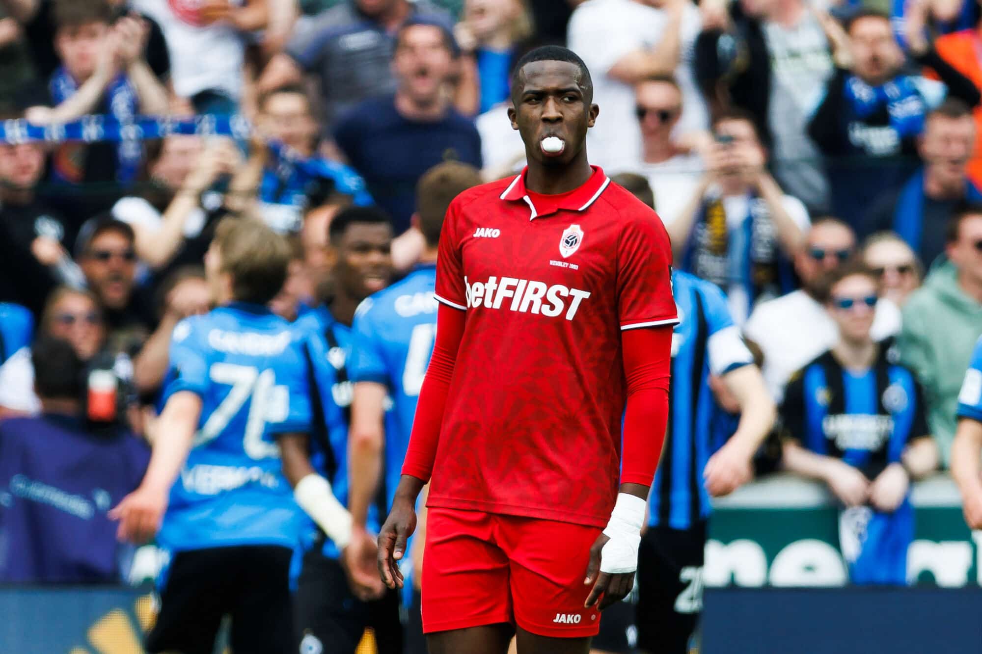 Arsenal, Liverpool y Manchester United "hacen fila" para fichar a una estrella latina de la Bundesliga por &iexcl;60 millones de euros! 