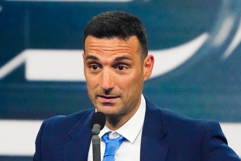 Lionel Scaloni Argentina | Cortes&iacute;a: Icon Sport