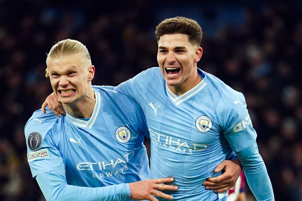 Juli&aacute;n &Aacute;lvarez y Erling Haaland Manchester City 2024 | Cortes&iacute;a: Icon Sport