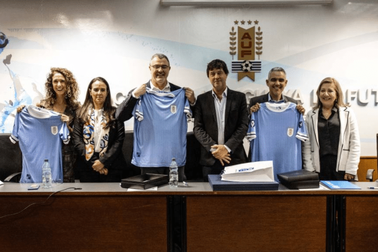 &iexcl;La primera del continente! La AUF firma un acuerdo con la UNICEF para el beneficio de los j&oacute;venes uruguayos