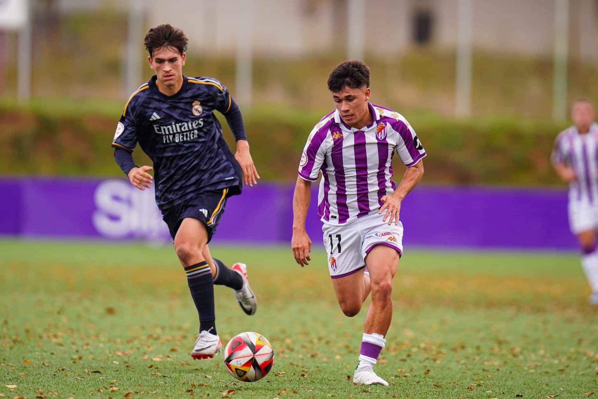 Adem&aacute;s de Luis Adv&iacute;ncula, qu&eacute; otros futbolistas peruanos adquirieron la nacionalidad espa&ntilde;ola