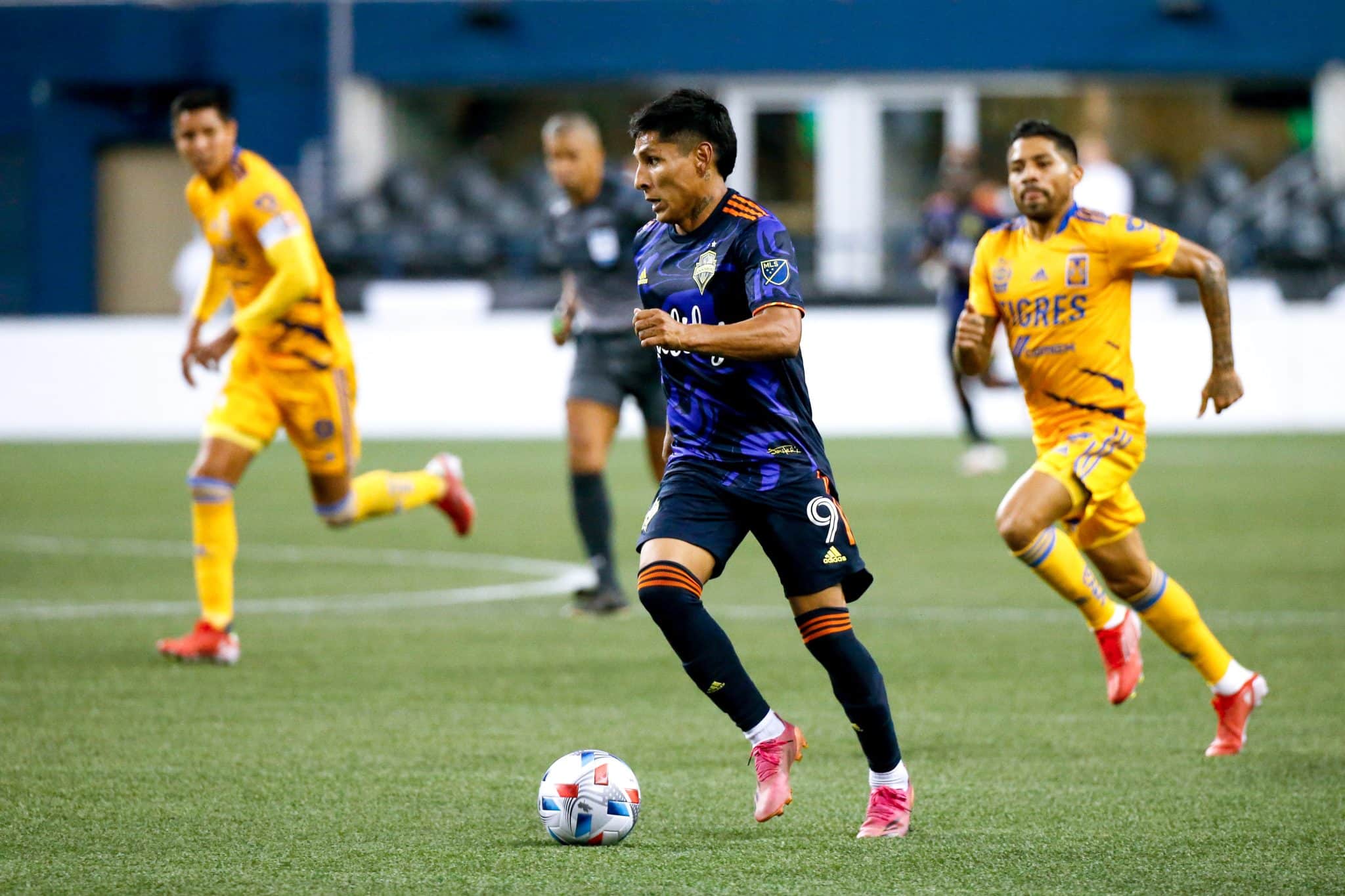 historial de Tigres contra Columbus Crew