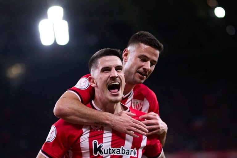 Los jugadores latinos que han ganado la Copa del Rey, &iquest;qui&eacute;nes fueron los &uacute;ltimos en dar la vuelta ol&iacute;mpica?