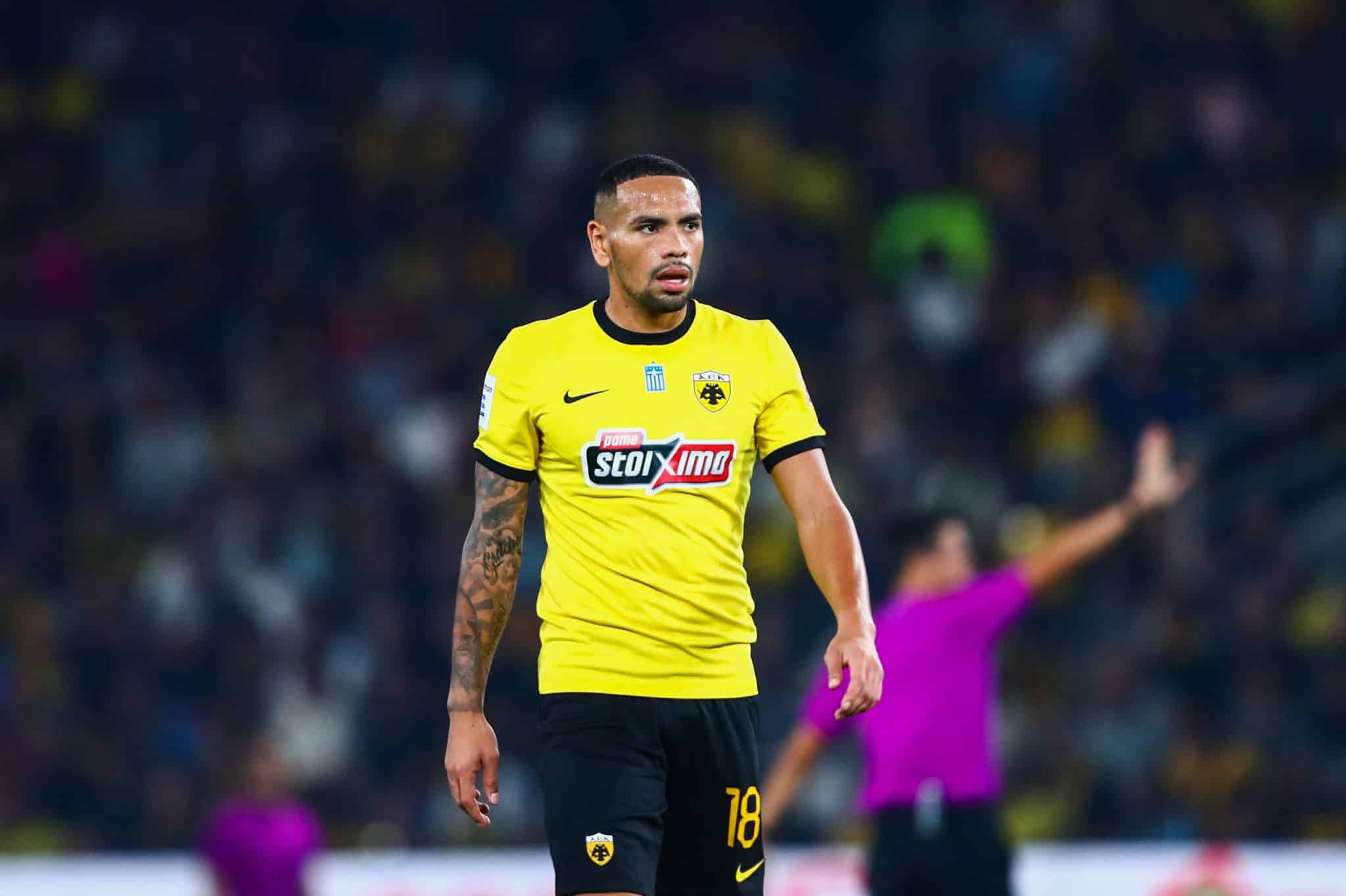 Adem&aacute;s de Luis Adv&iacute;ncula, qu&eacute; otros futbolistas peruanos adquirieron la nacionalidad espa&ntilde;ola