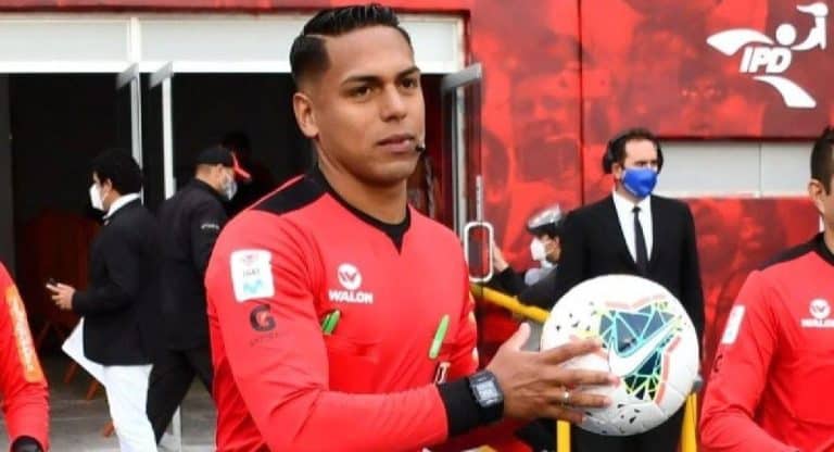 Quién es Roberto Pérez, el árbitro del Palestino vs. Cuiabá por los Playoffs de la Copa Sudamericana 2024