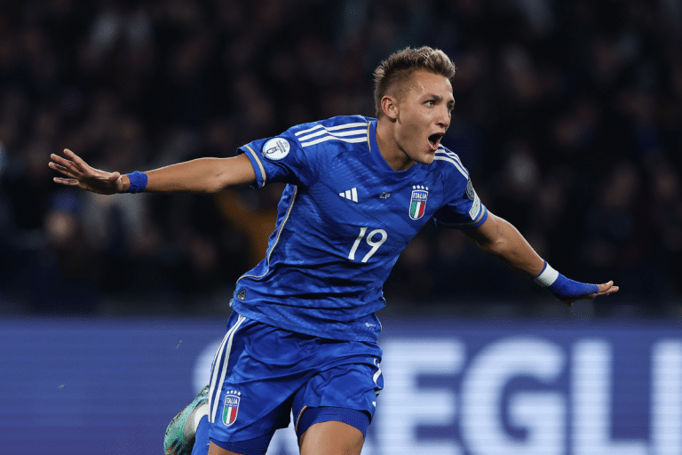 Mateo Retegui: El &lsquo;9&rsquo; que dobleg&oacute; a Roberto Mancini y busca su consolidaci&oacute;n con Luciano Spalletti en la Selecci&oacute;n de Italia, &iquest;cu&aacute;ntos goles lleva con la Azzurra?