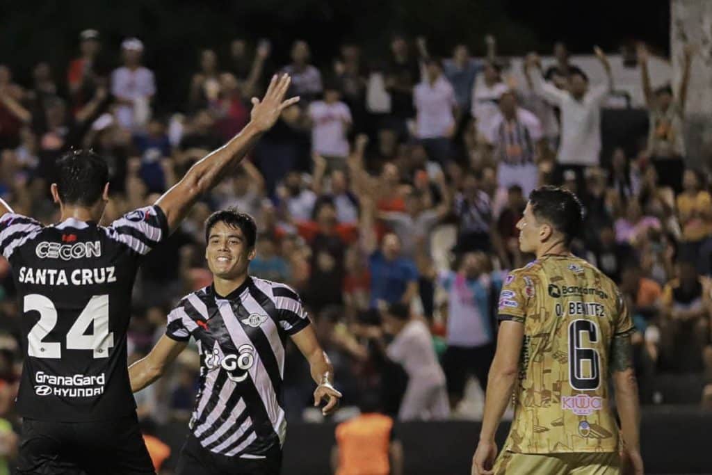 Deportivo T&aacute;chira vs Libertad | Cortes&iacute;a: Libertad_Guma