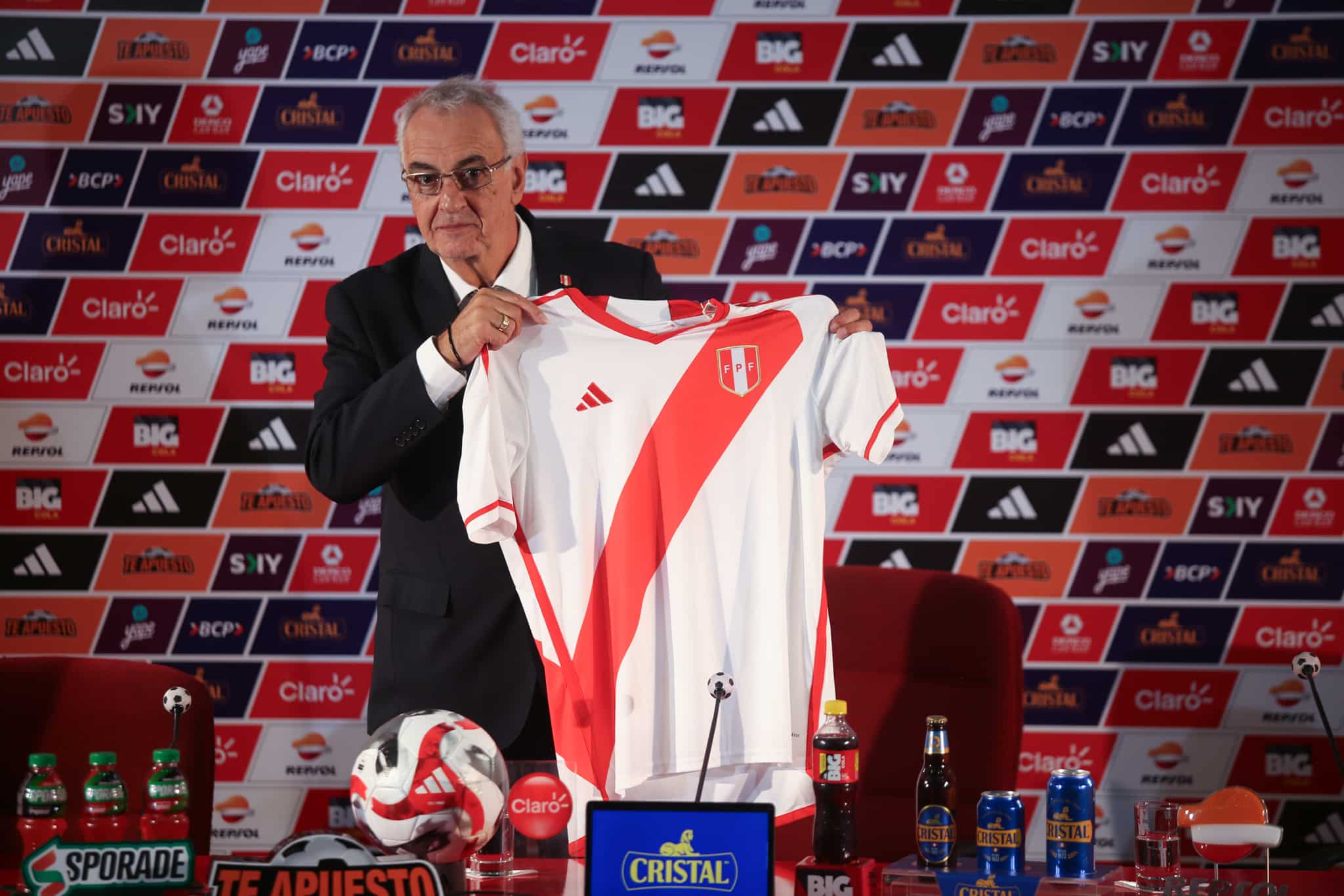 Los n&uacute;meros de Jorge Fossati como DT de la Selecci&oacute;n peruana