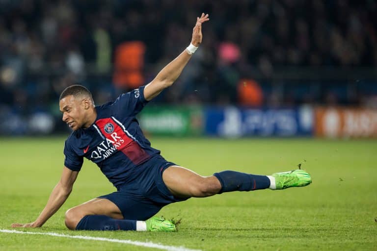 M&aacute;scara de Kylian Mbapp&eacute; en la Eurocopa 2024: c&oacute;mo es y cu&aacute;nto cuesta