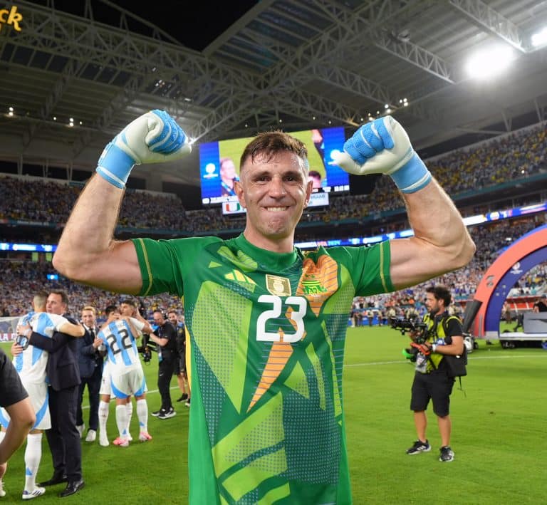 &iquest;Cu&aacute;ntas vallas invictas necesita el &ldquo;Dibu&rdquo; Mart&iacute;nez para cumplir su objetivo con la Selecci&oacute;n Argentina?