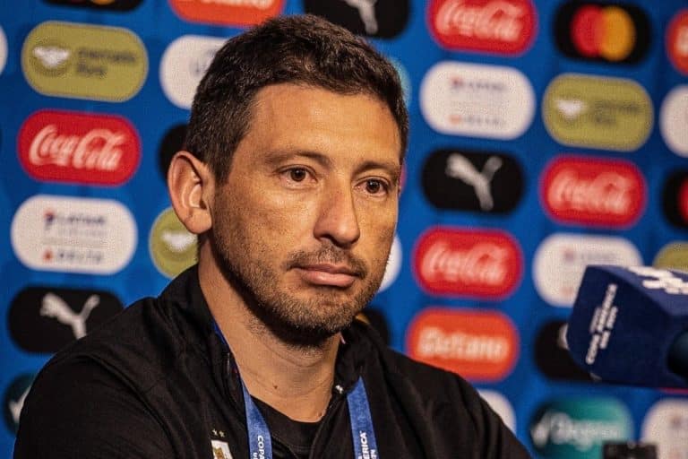 Qui&eacute;n es Diego Reyes, el disc&iacute;pulo de Marcelo Bielsa que dirigir&aacute; el &ldquo;trascendental&rdquo; partido de la Selecci&oacute;n Uruguay vs Estados Unidos