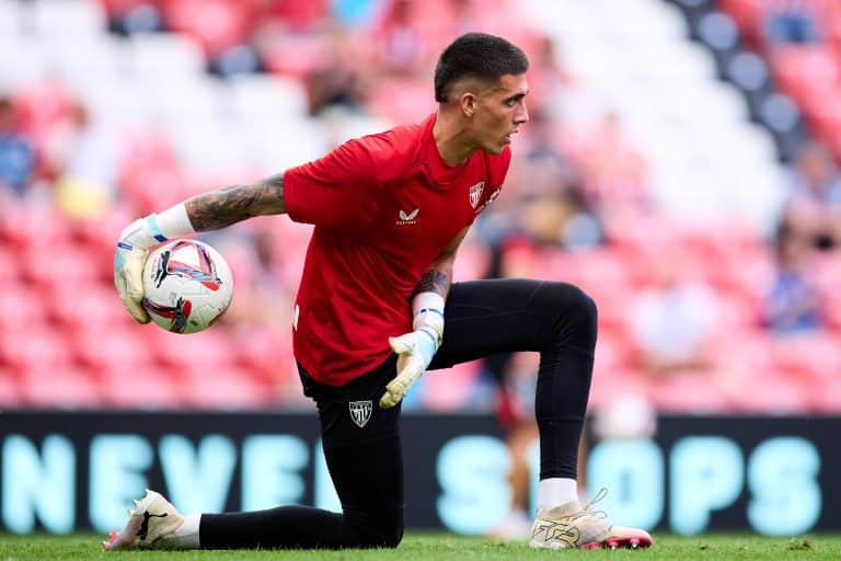 Qui&eacute;n es &Aacute;lex Padilla, el arquero mexicano que mantuvo la racha que inici&oacute; Cuauht&eacute;moc Blanco en LaLiga: &iquest;c&oacute;mo fue su debut de titular con Athletic de Bilbao?