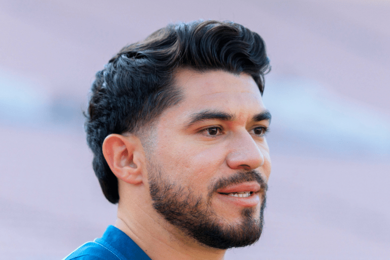 ¿Por qué no juega Henry Martín el México vs. Nueva Zelanda?