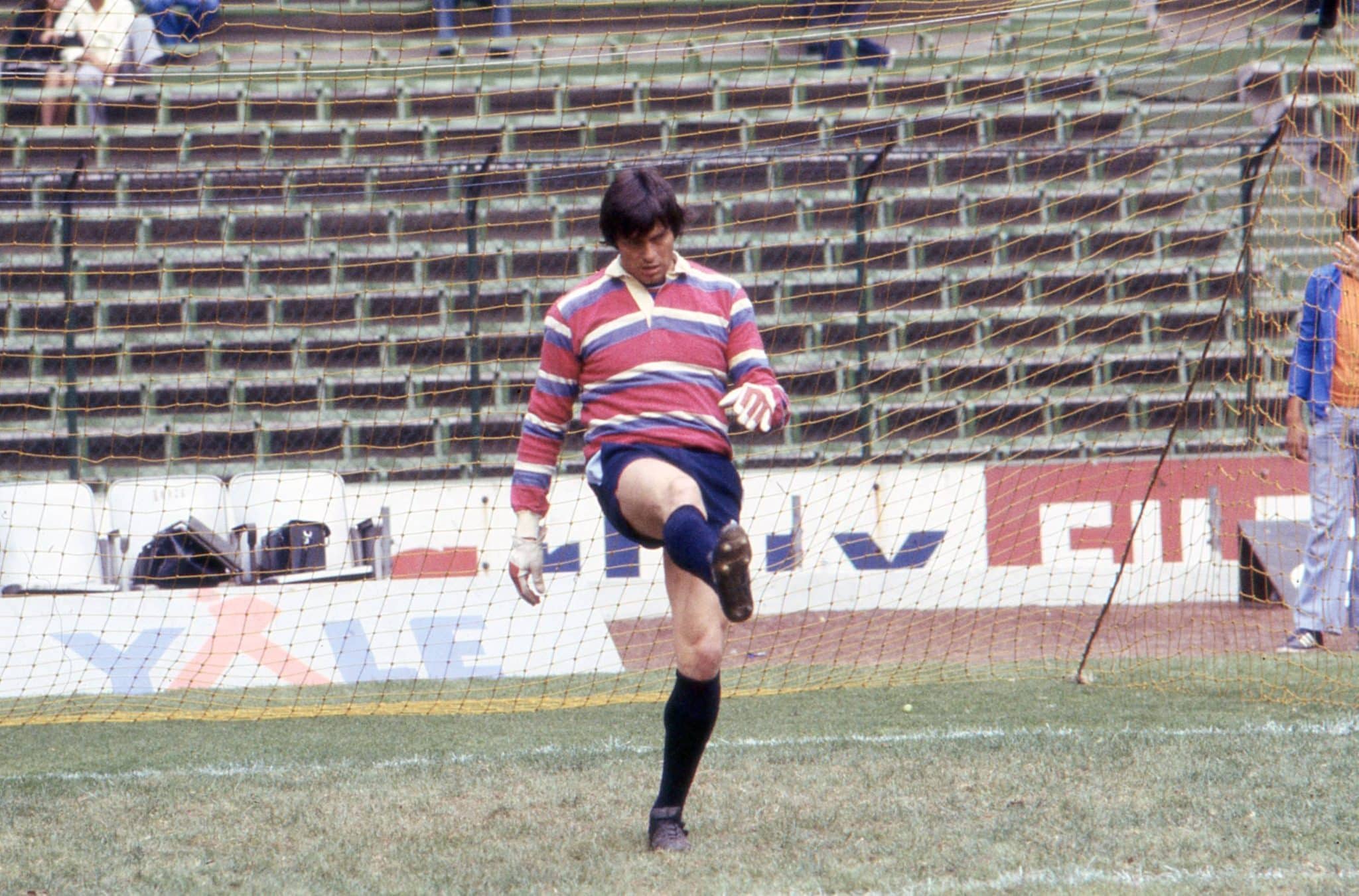 Archivo Hist&oacute;rico Miguel Mar&iacute;n Action photo of Miguel Marin, Cruz Azul /Foto de acci&iuml;&iquest;&frac12;n de Miguel Marin, Cruz Azul /197