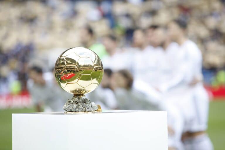 Cuál fue el último jugador del Real Madrid en ganar el Balón de Oro y en qué año