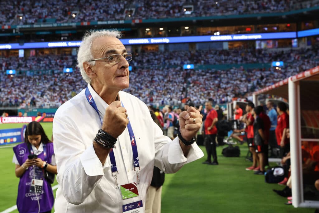 ¿Cuánto gana Jorge Fossati en Perú?