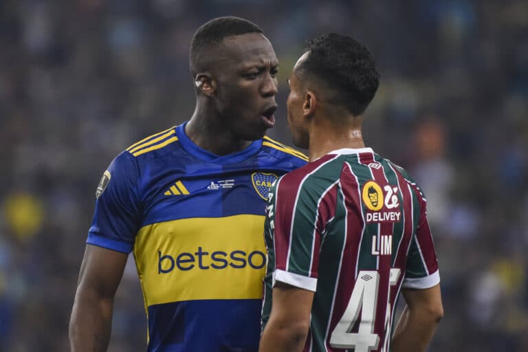 ¿Cuántas expulsiones tiene Luis Advíncula en Boca?