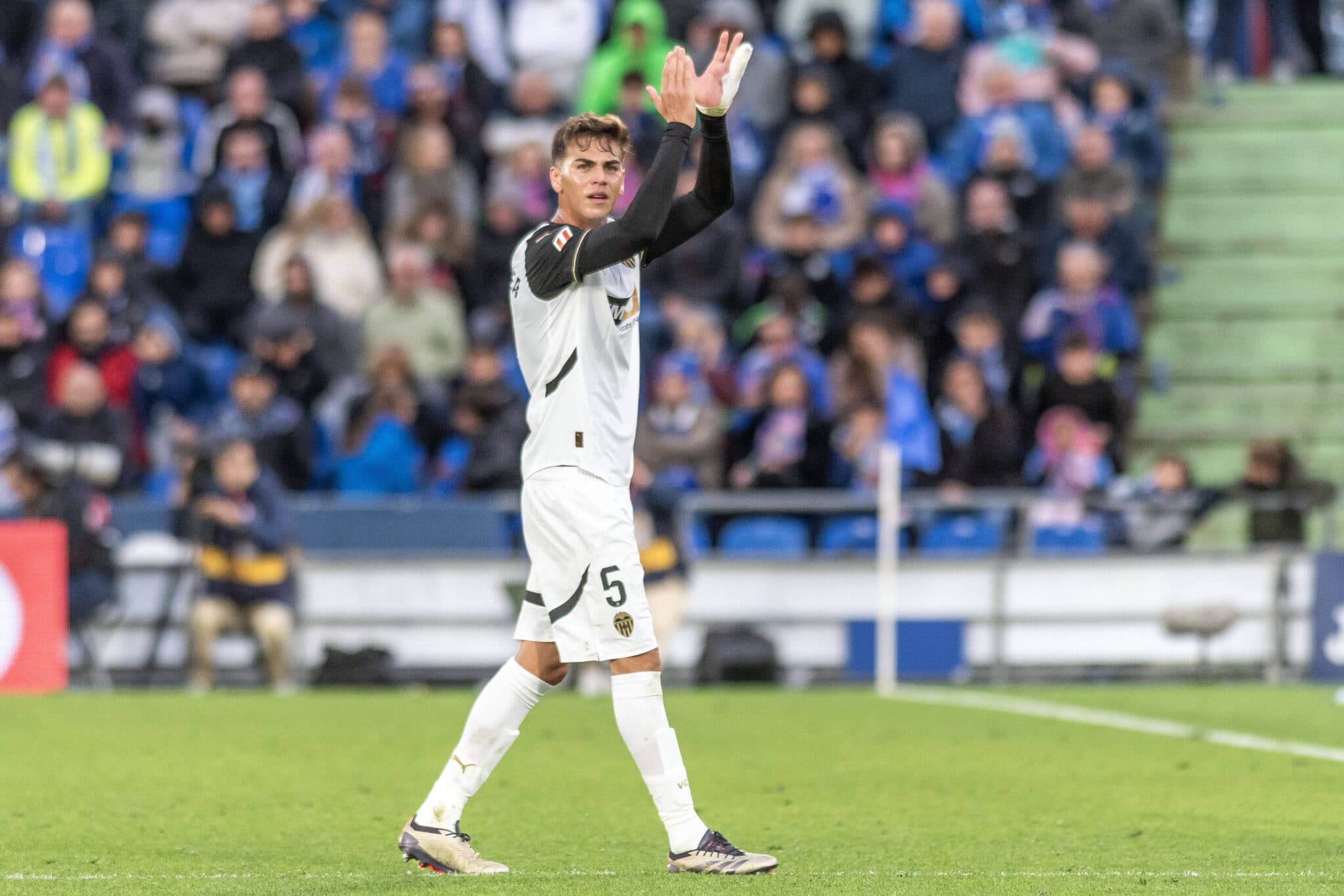 Qui&eacute;n es Enzo Barrenechea, la sorpresa de la Selecci&oacute;n Argentina vs Paraguay y Per&uacute;