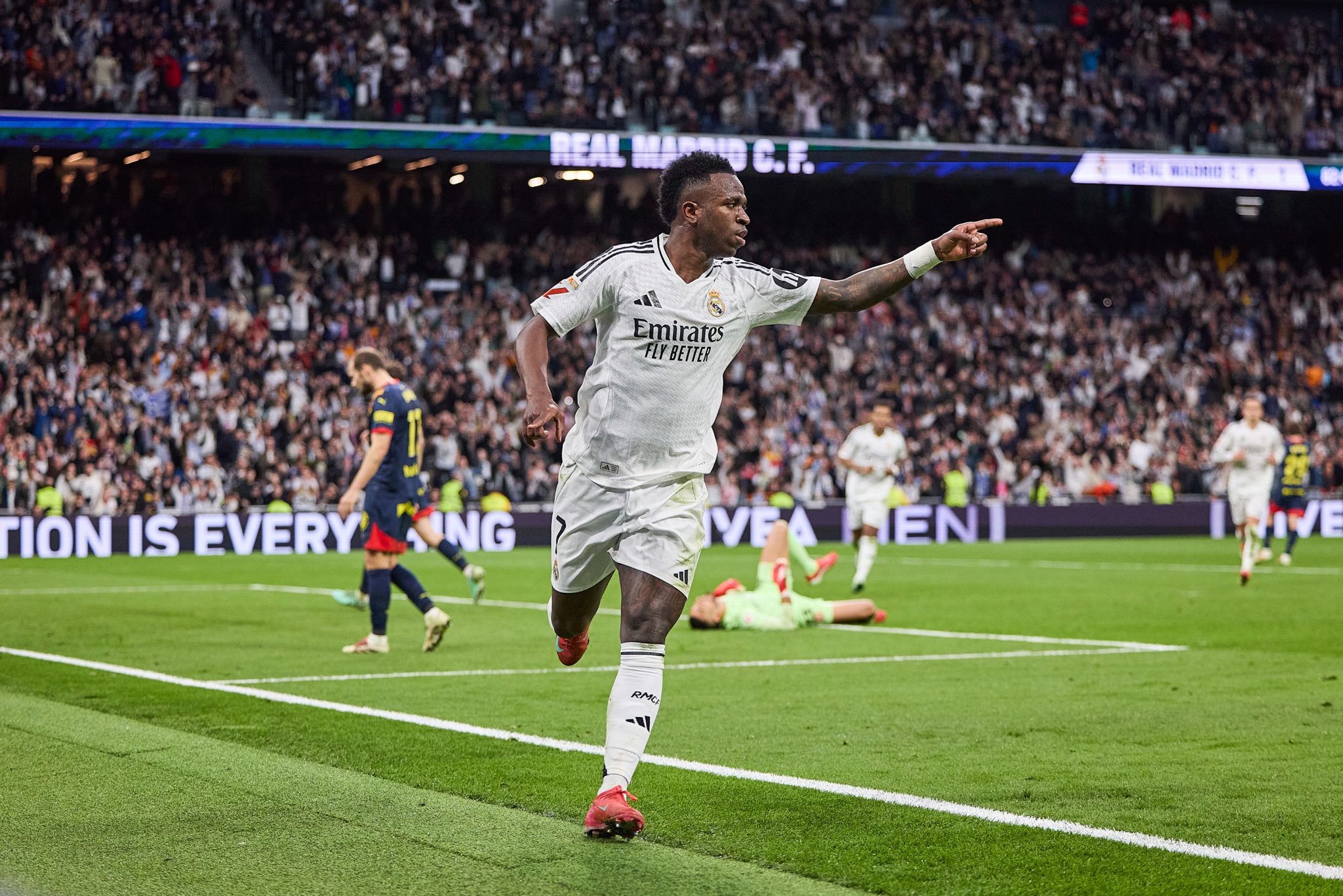 Real Madrid 2 &ndash; 0 Girona: Los Blancos Recuperan el Pulsar en La Liga