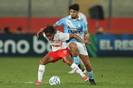 Luis Iberico, delantero de Sporting Cristal, en el partido ante Bragantino de julio de 2026