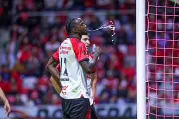 Jackson Porozo, defensor de Xolos de Tijuana, durante el partido contra Toluca en el Estadio Nemesio Diez