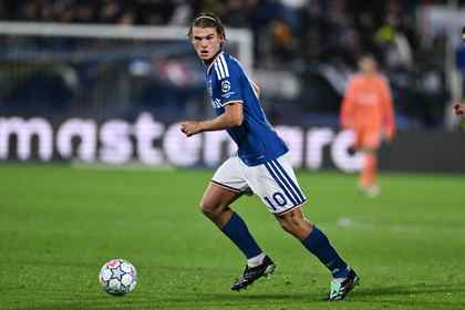Nico Paz, de Como, durante el partido de Champions League ante el Manchester United el 21 de octubre de 2026